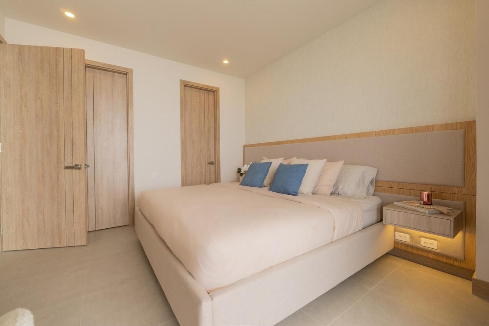 Wake Up To The Ocean, True Beachfront Terrace Cartagena