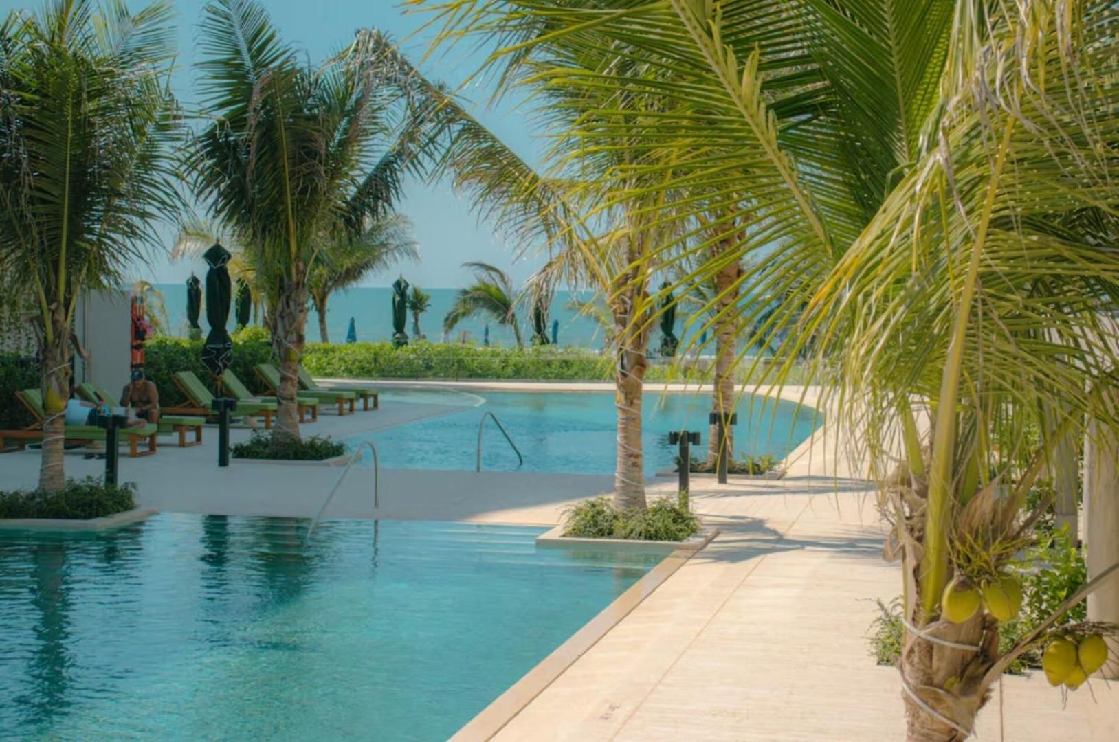 Wake Up To The Ocean, True Beachfront Terrace