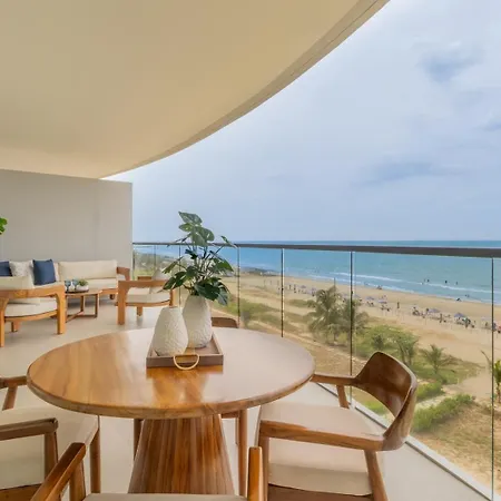 Wake Up To The Ocean, True Beachfront Terrace Apartamento *