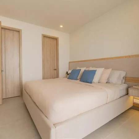 Wake Up To The Ocean, True Beachfront Terrace Cartagena