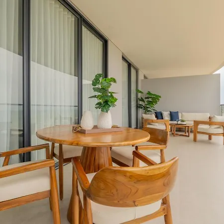 Wake Up To The Ocean, True Beachfront Terrace Apartamento