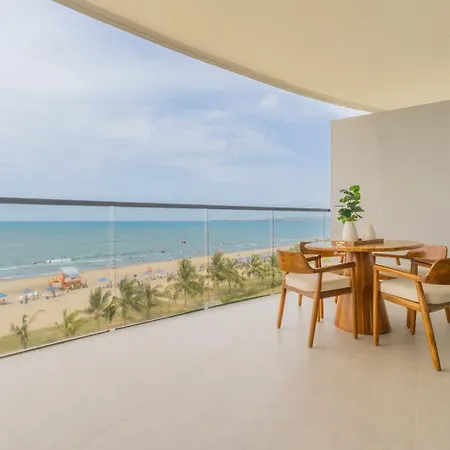 Wake Up To The Ocean, True Beachfront Terrace Apartamento