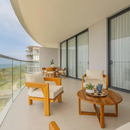 Wake Up To The Ocean, True Beachfront Terrace Apartamento