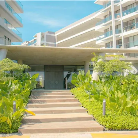 Wake Up To The Ocean, True Beachfront Terrace Apartamento