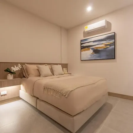 Wake Up To The Ocean, True Beachfront Terrace Apartamento *