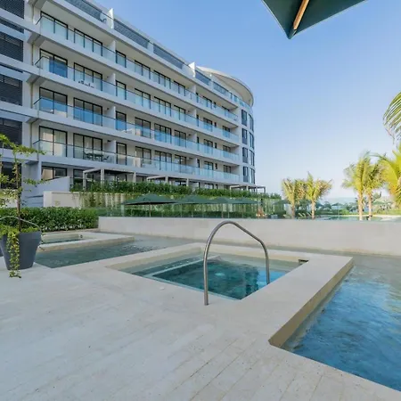 Wake Up To The Ocean, True Beachfront Terrace Apartamento *
