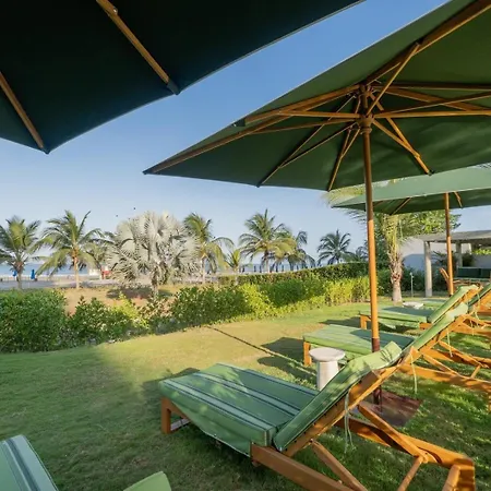 Wake Up To The Ocean, True Beachfront Terrace * Cartagena
