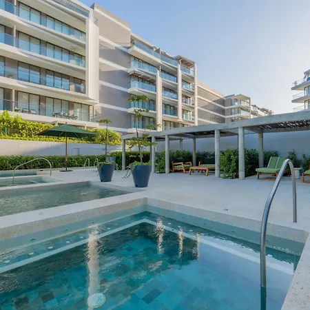 Wake Up To The Ocean, True Beachfront Terrace Apartamento
